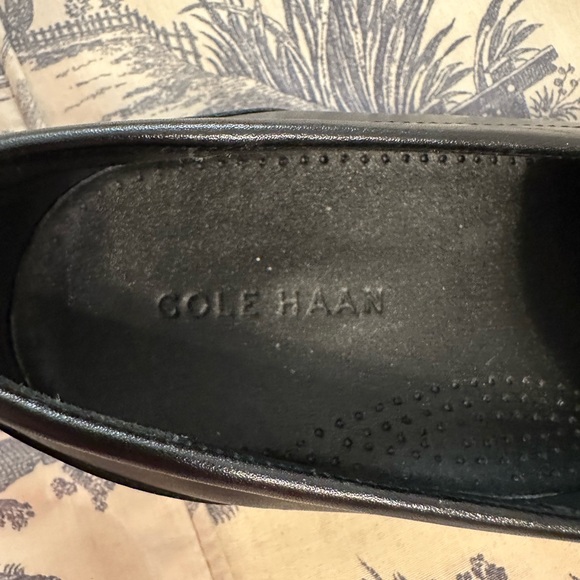 Men’s Cole Haan, Black Leather, Penny Loafer-Size 9D - Picture 5 of 8